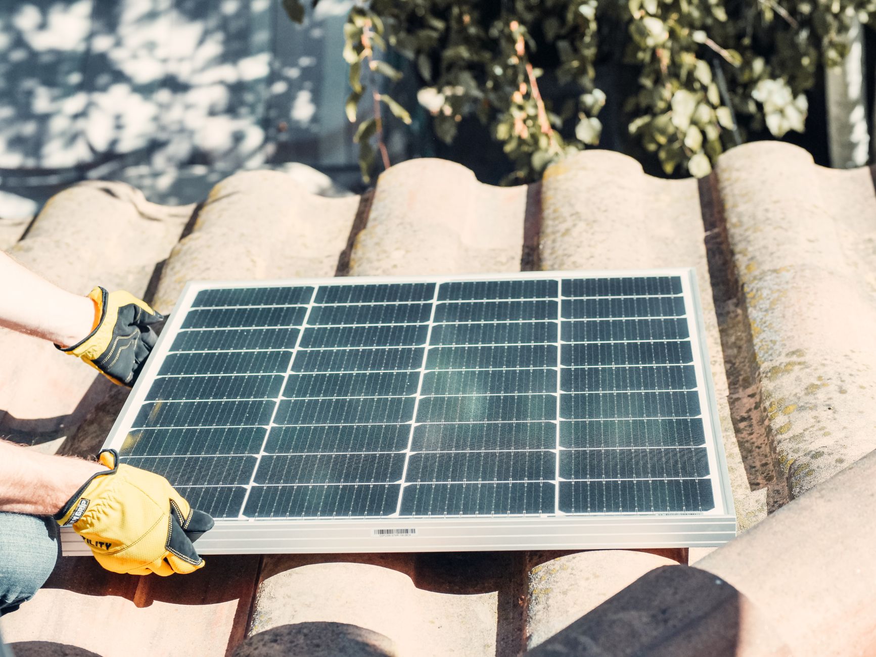Installateur panneaux solaires équipe à Poitiers